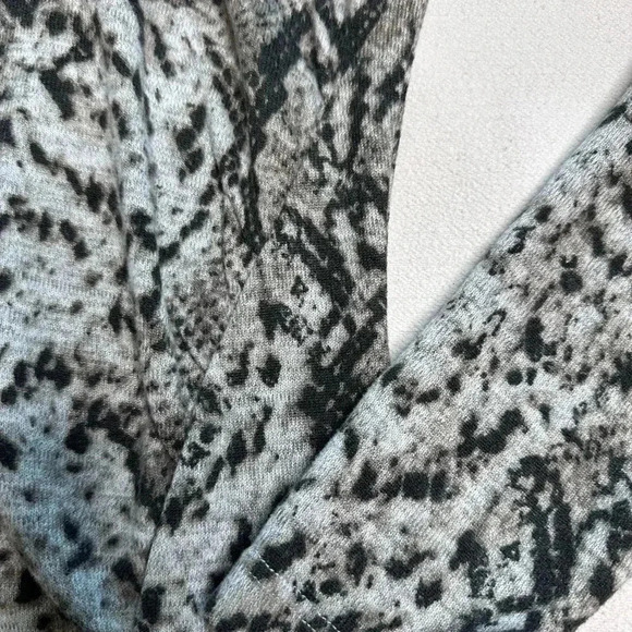 Dynamite snakeskin sweater  dress - Picture 5 of 5